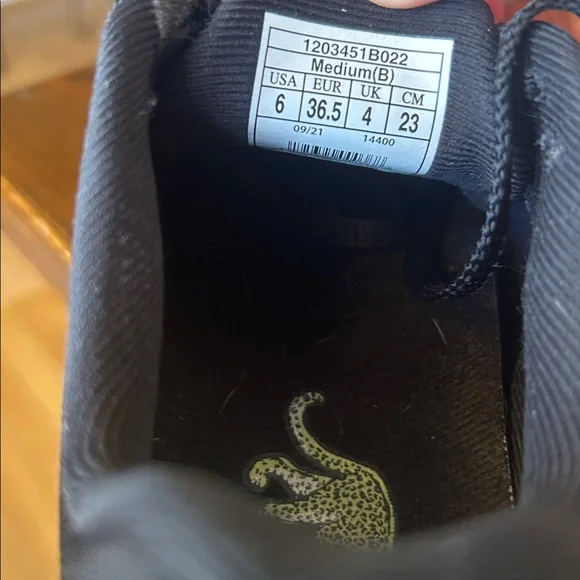 Women’s brooks - Picture 4 of 4